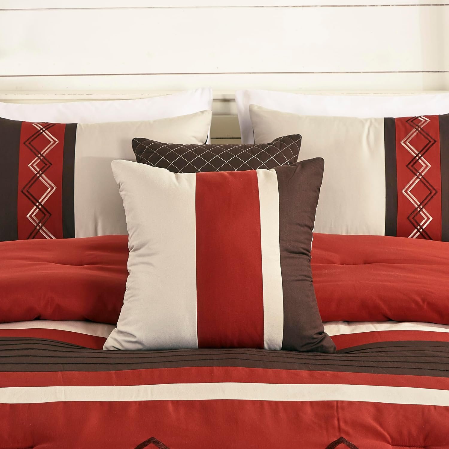 Modern Pleated Stripe 7-Piece Full Bedding Set - Image 3
